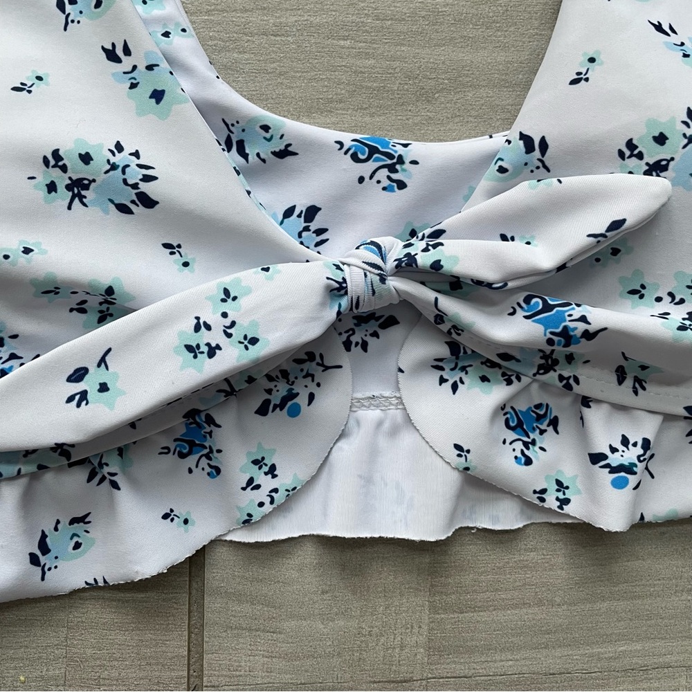 SHEIN Floral Ruffle Bikini Set - Size Medium - Picture 3 of 10